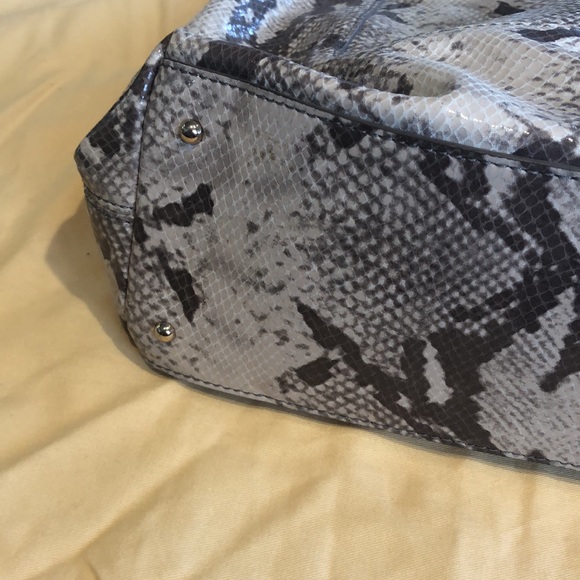 -Kate Spade Snake Print Tote 👜 - Picture 4 of 7